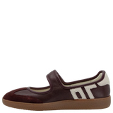 Aya in Wine Milk Sneakerina